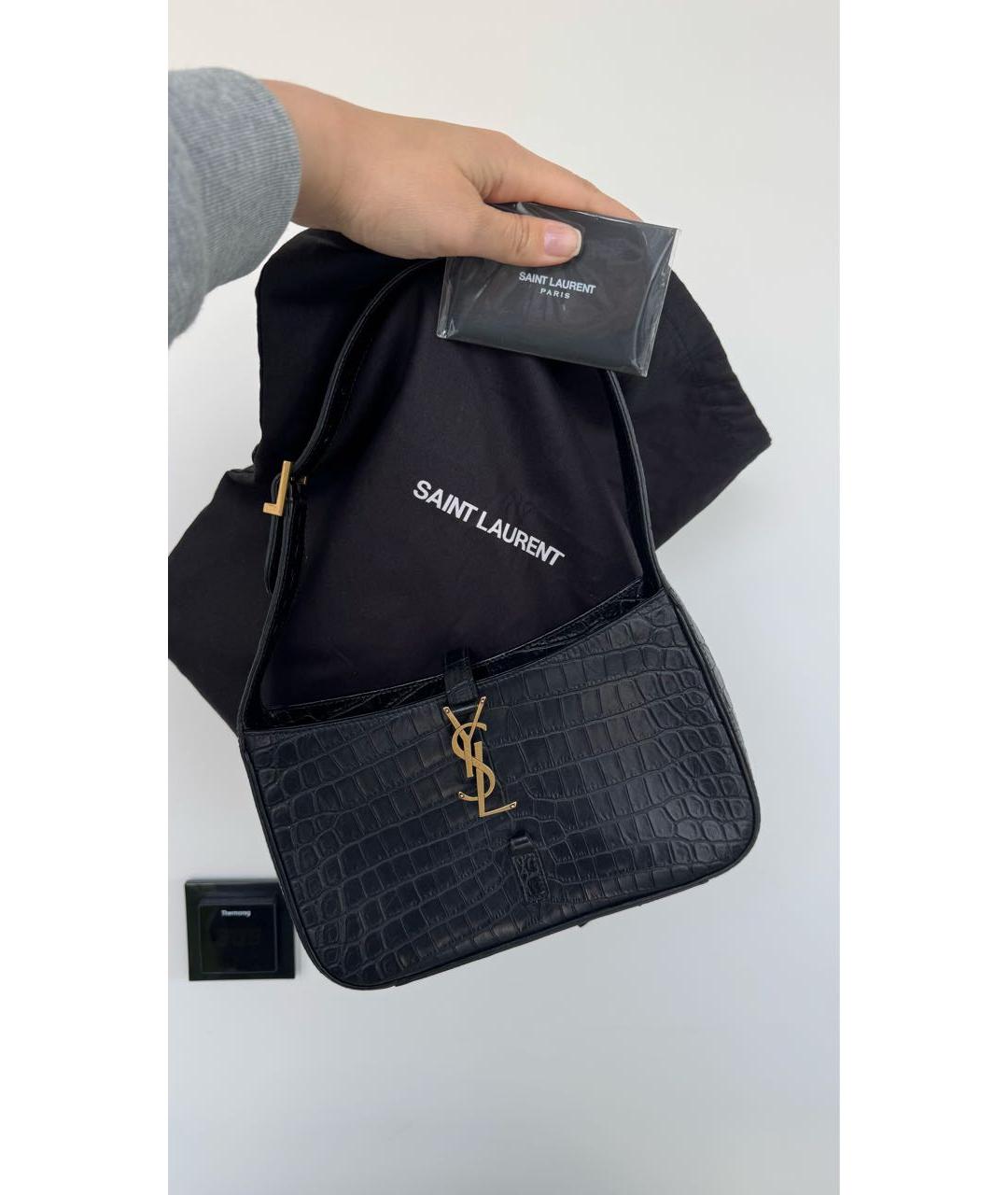 SAINT LAURENT Черная сумка с короткими ручками из экзотической кожи, фото 8