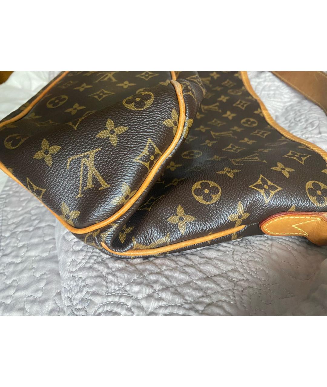 LOUIS VUITTON Коричневая сумка через плечо из искусственной кожи, фото 2