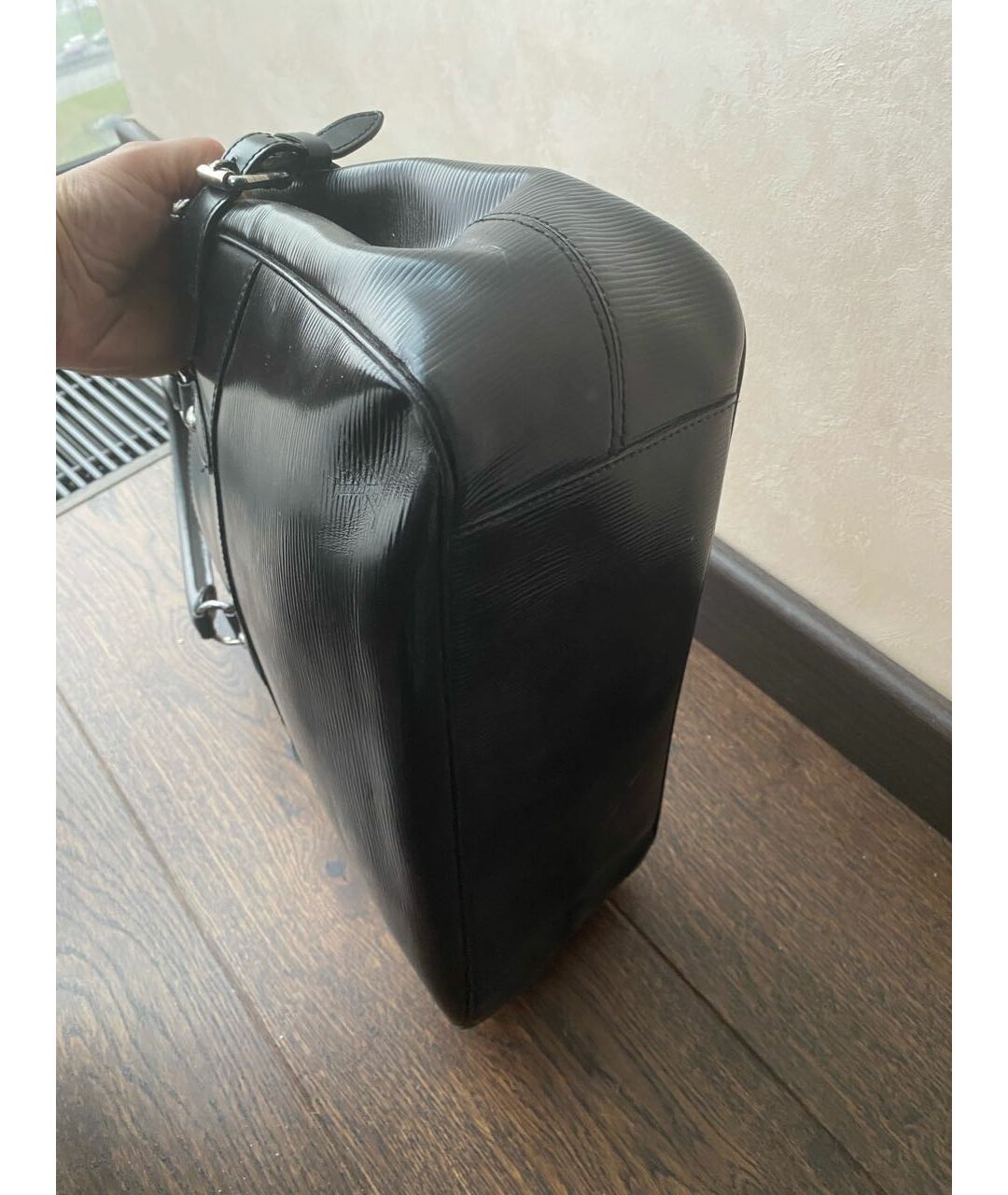LOUIS VUITTON Черная кожаная сумка тоут, фото 3