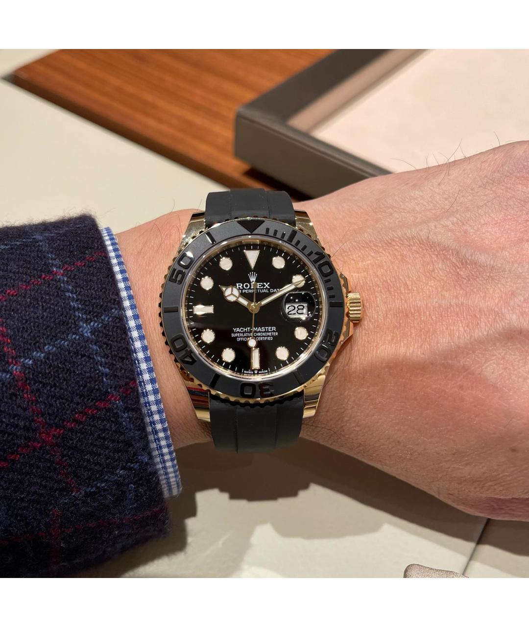 ROLEX Черные часы из желтого золота, фото 5