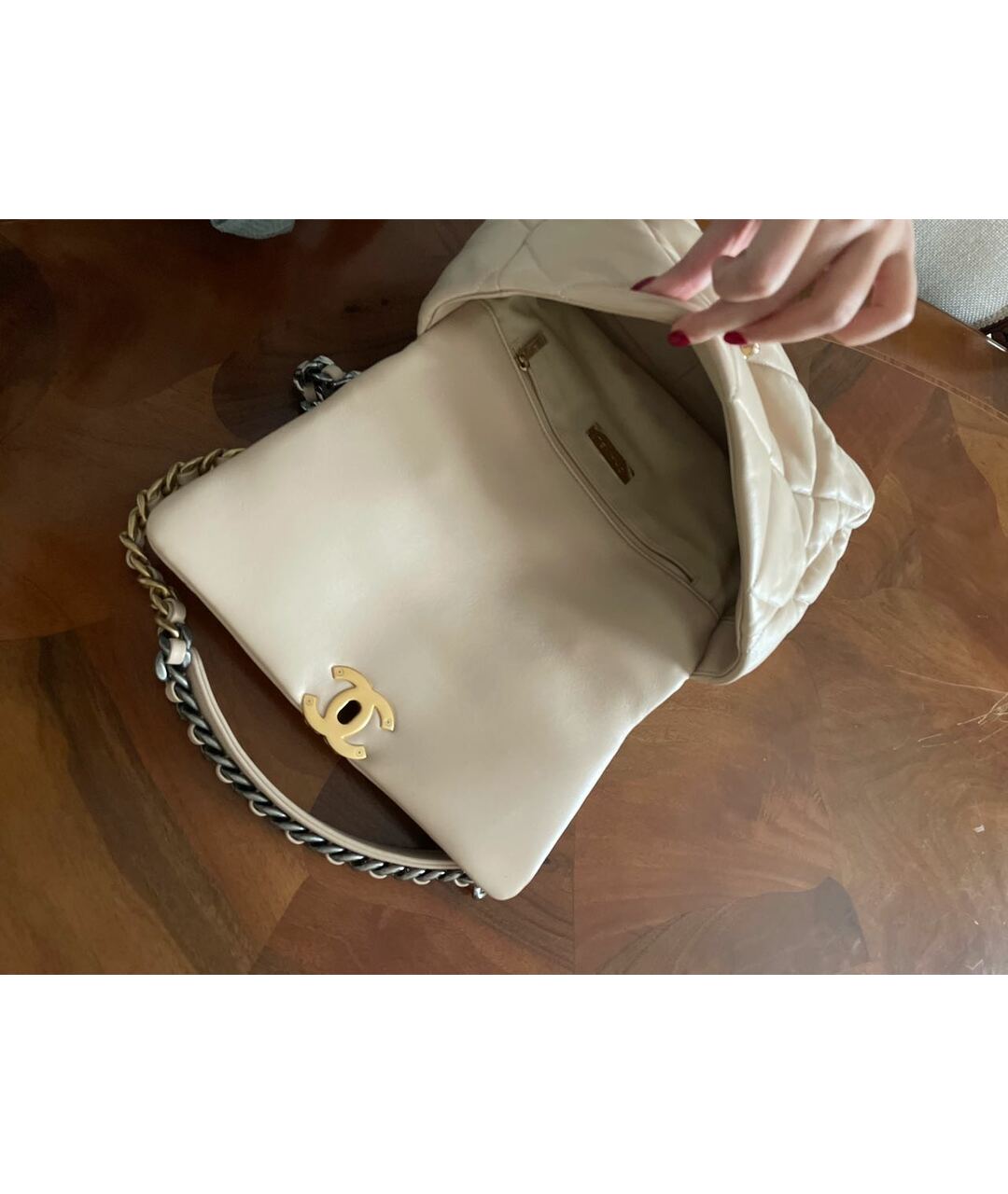 CHANEL Бежевая кожаная сумка через плечо, фото 4