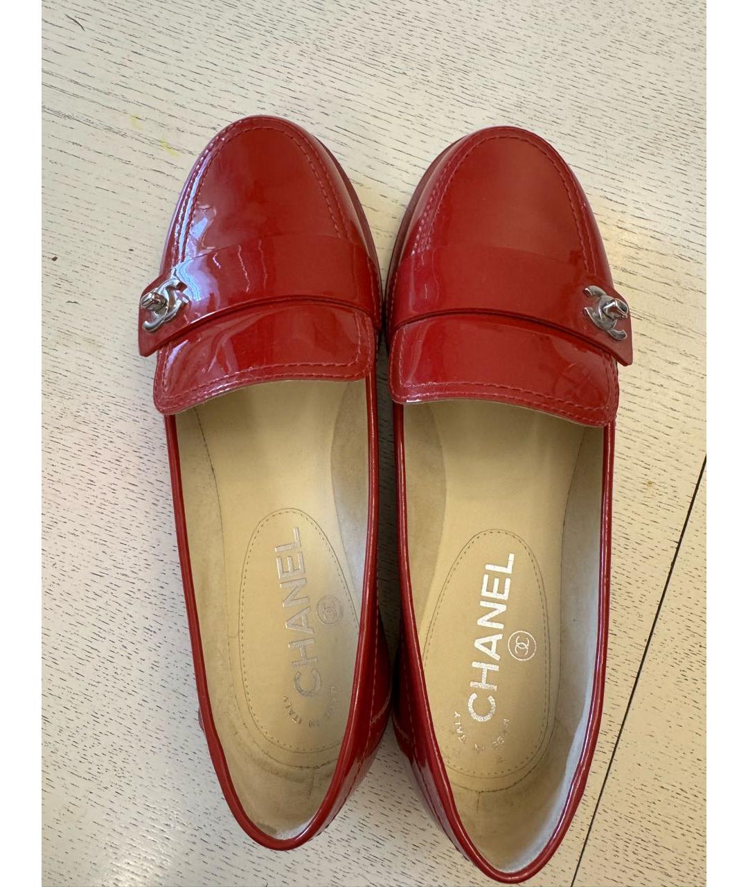 CHANEL Красные лоферы из лакированной кожи, фото 3