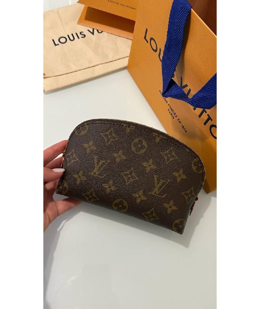 LOUIS VUITTON Коричневая кожаная косметичка, фото 3