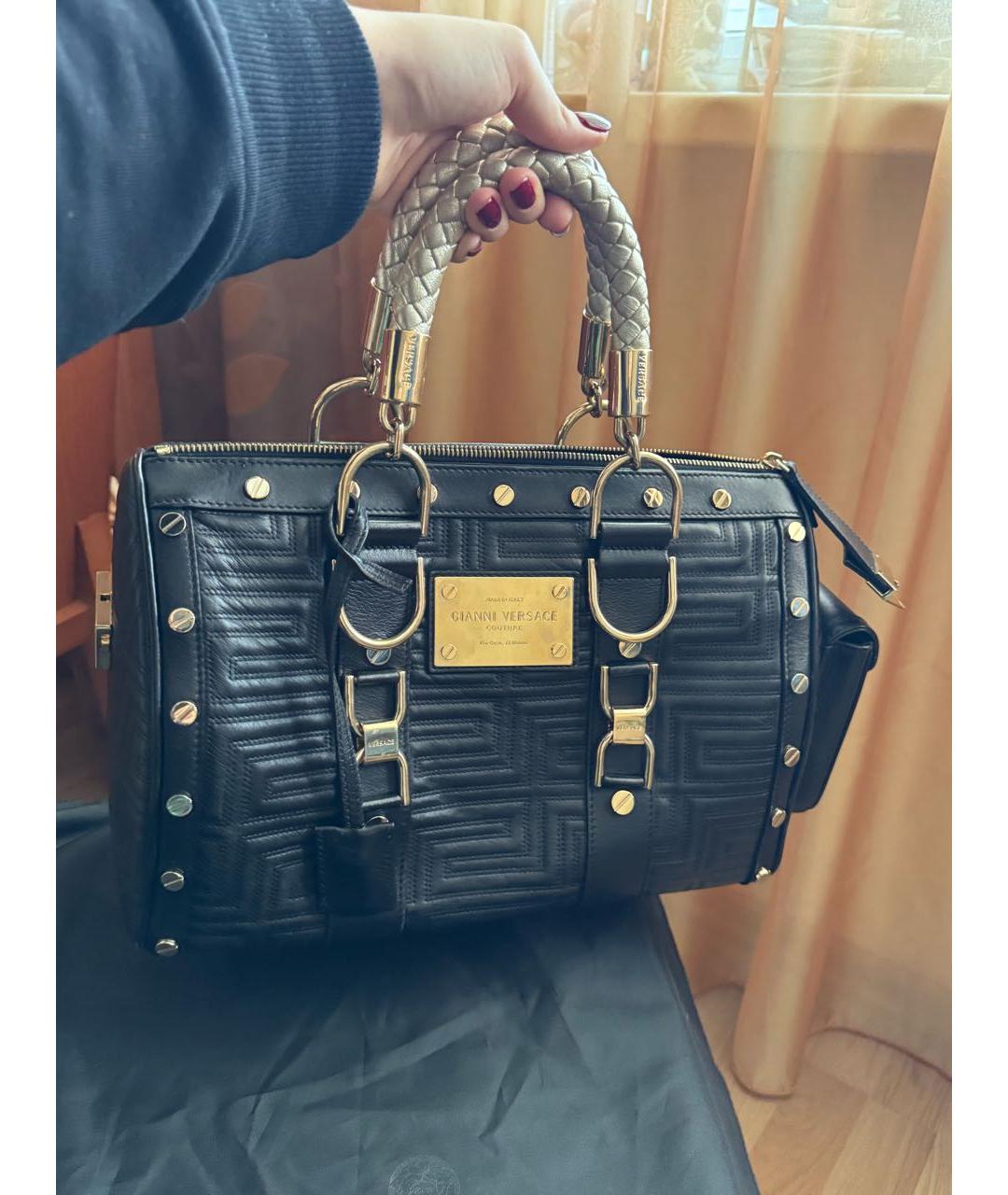 VERSACE Черная сумка с короткими ручками из искусственной кожи, фото 6