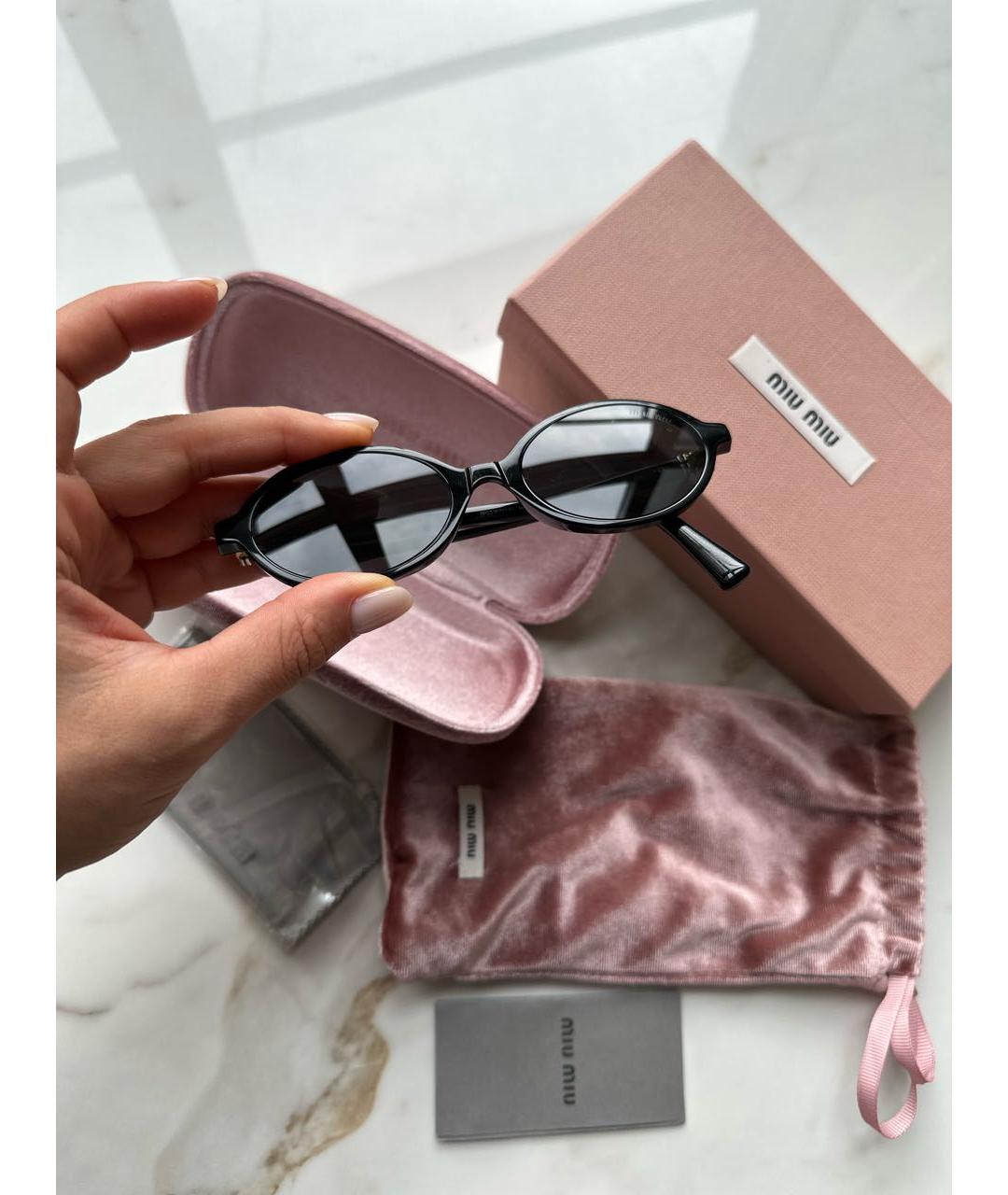 MIU MIU Черные пластиковые солнцезащитные очки, фото 3