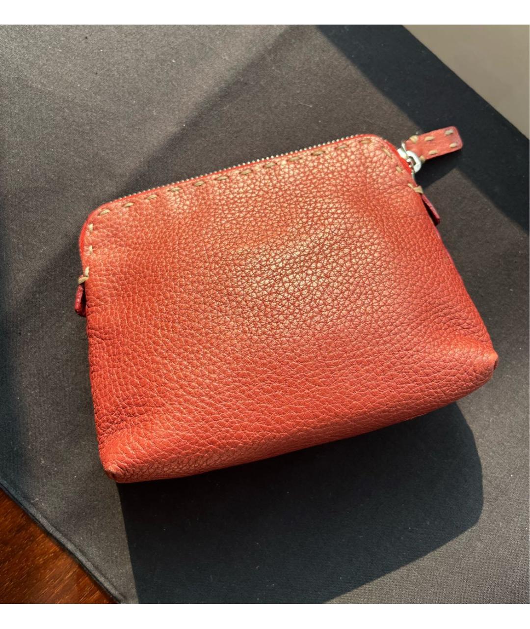 FENDI Бордовая кожаная косметичка, фото 3