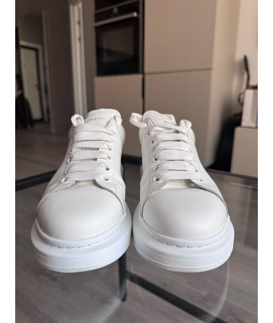 ALEXANDER MCQUEEN Белые кожаные кеды, фото 2