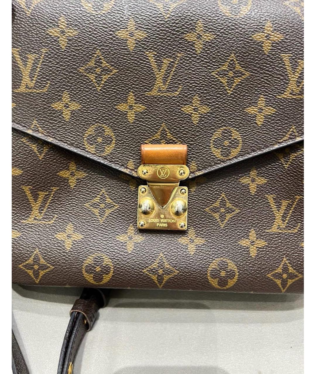 LOUIS VUITTON Коричневая кожаная сумка через плечо, фото 7