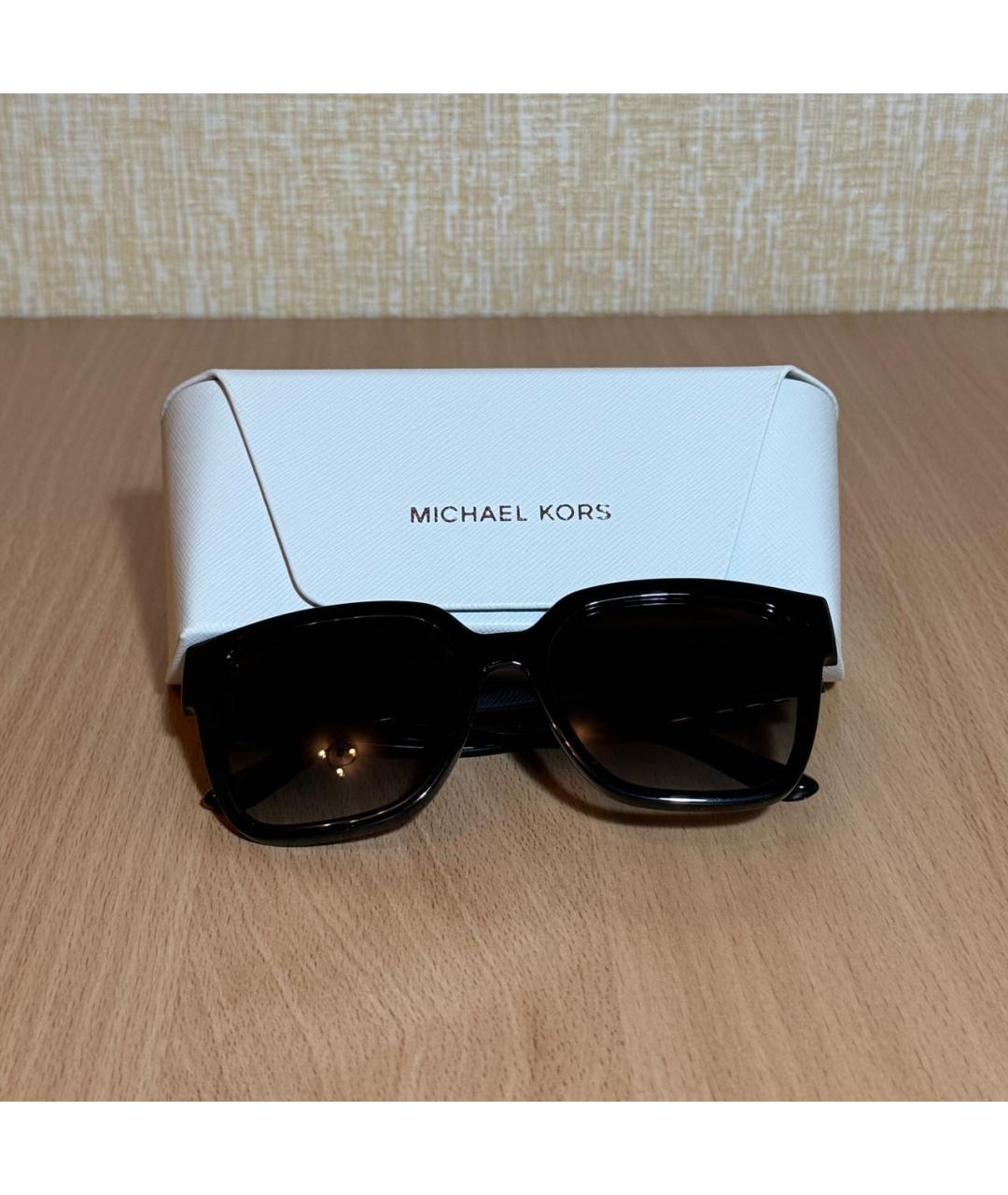MICHAEL KORS Черные пластиковые солнцезащитные очки, фото 4