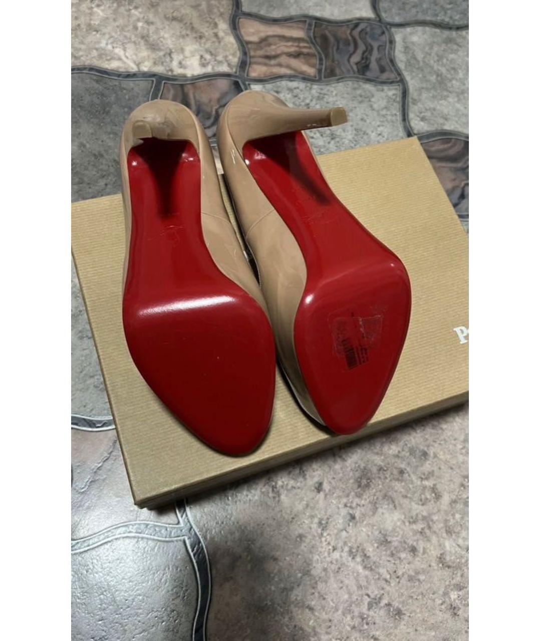 CHRISTIAN LOUBOUTIN Бежевые кожаные босоножки, фото 3