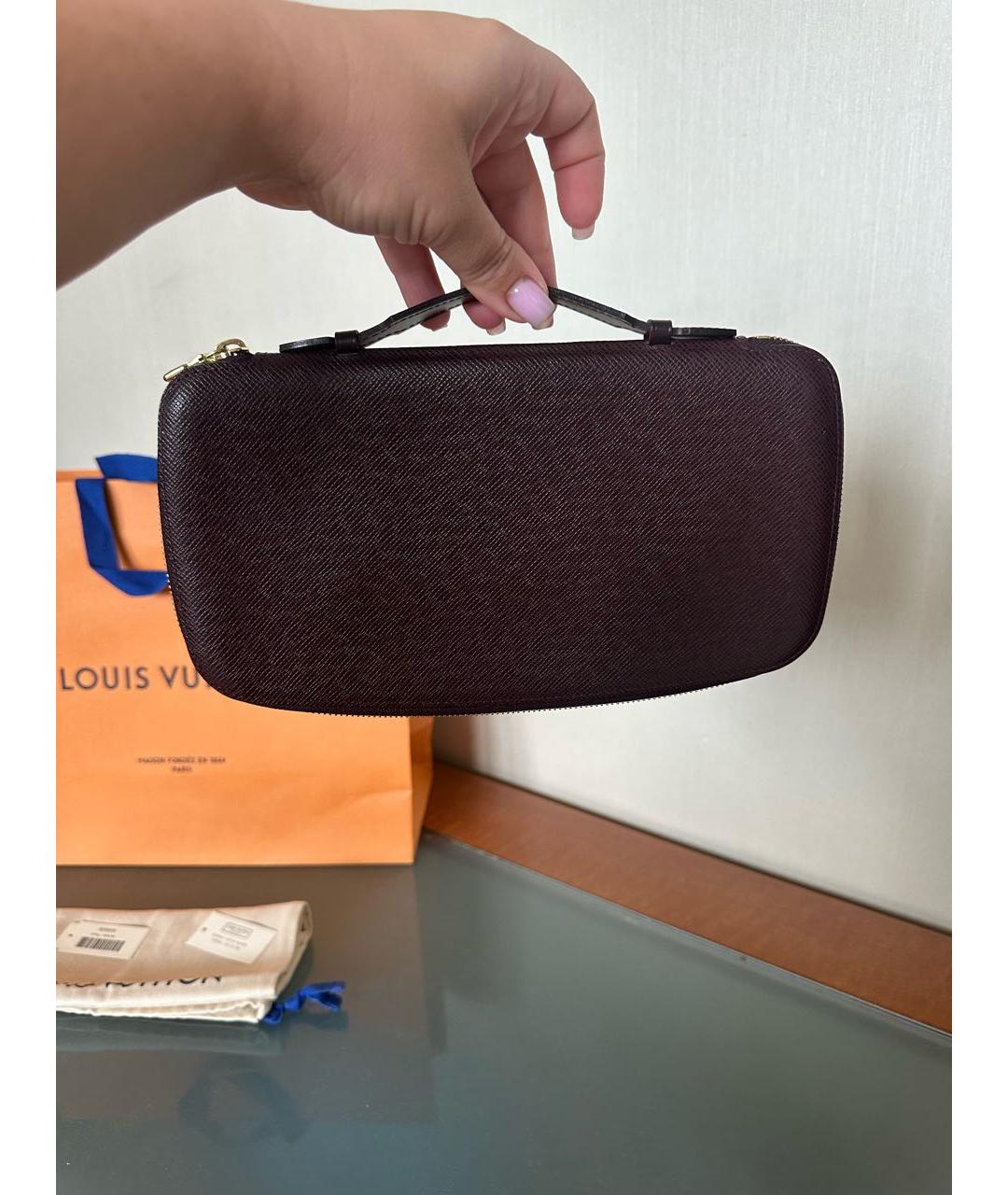 LOUIS VUITTON Бордовая кожаная барсетка, фото 5