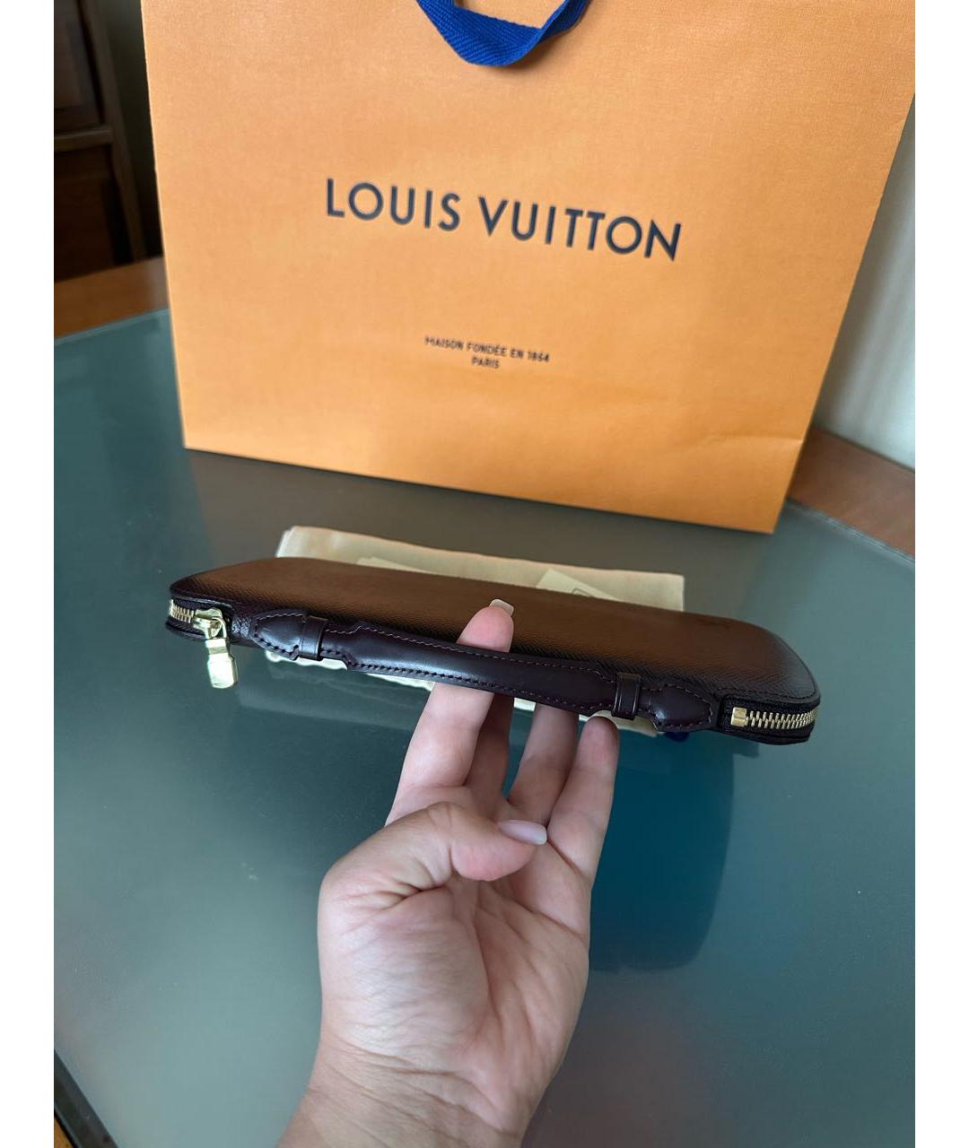 LOUIS VUITTON Бордовая кожаная барсетка, фото 4