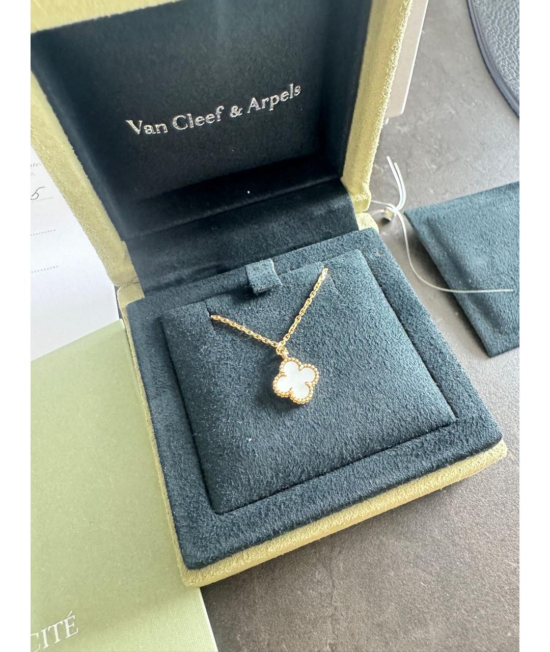 VAN CLEEF & ARPELS Белая подвеска из желтого золота, фото 3