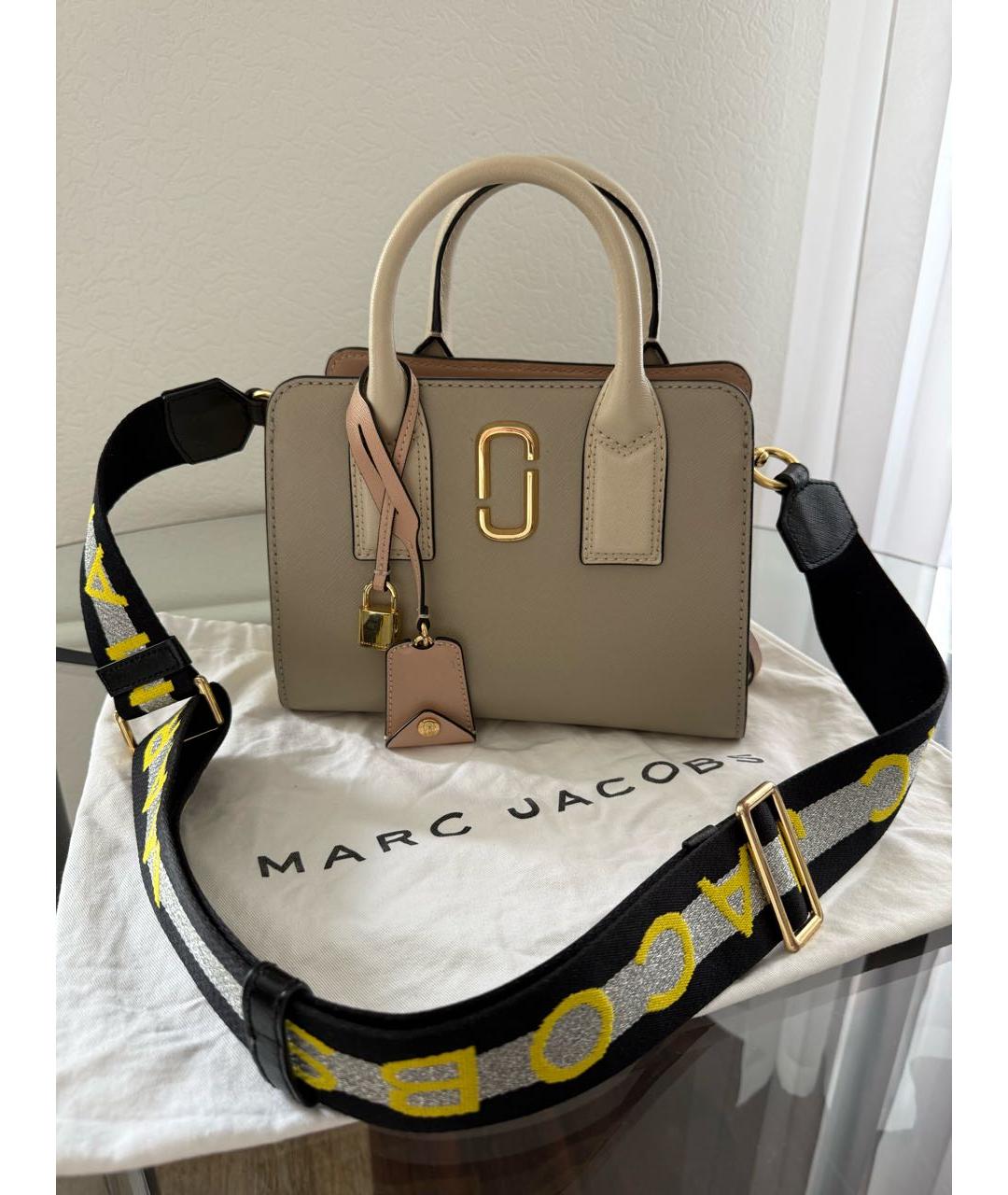 MARC JACOBS Бежевая кожаная сумка с короткими ручками, фото 9