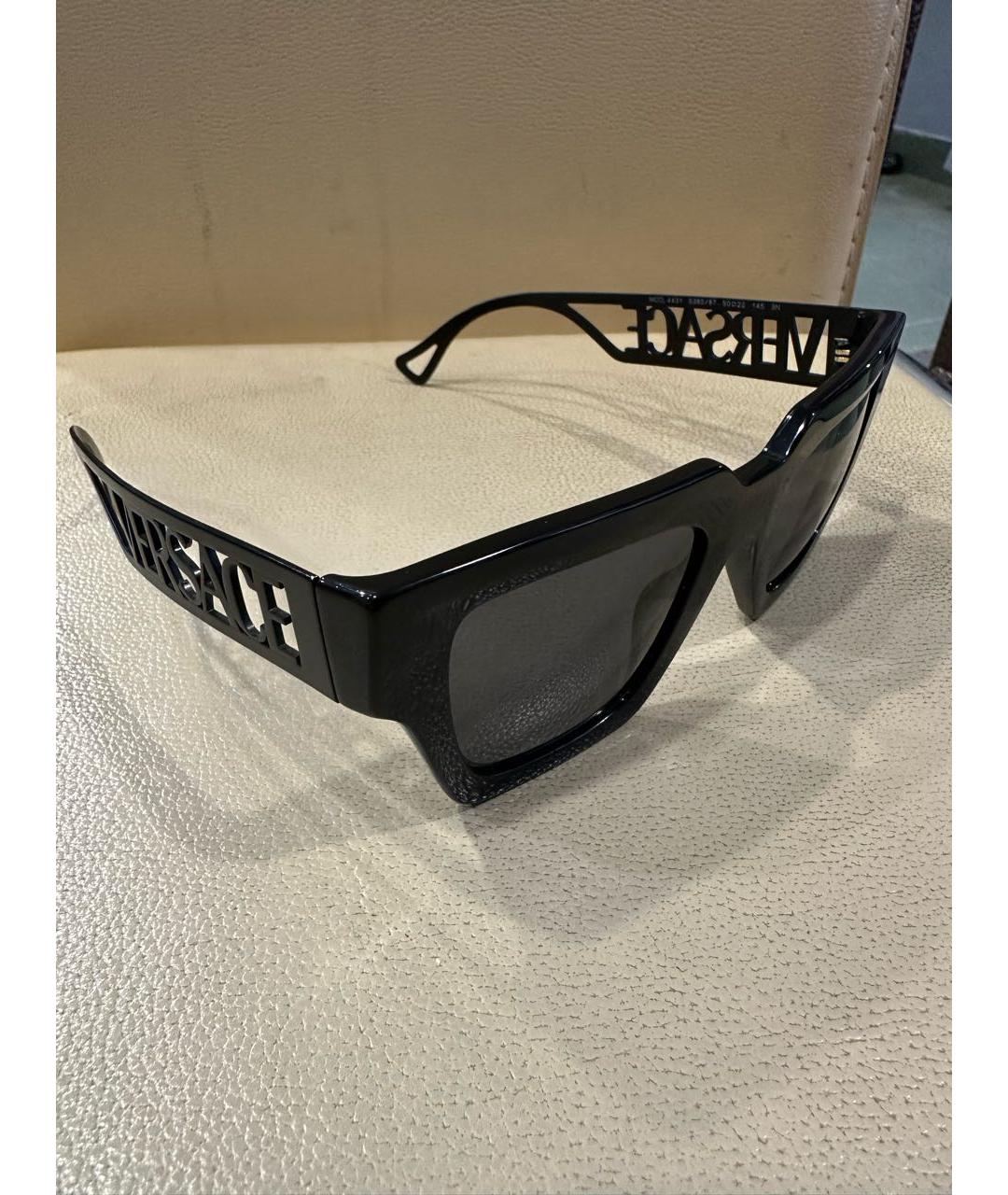 VERSACE Черные пластиковые солнцезащитные очки, фото 2