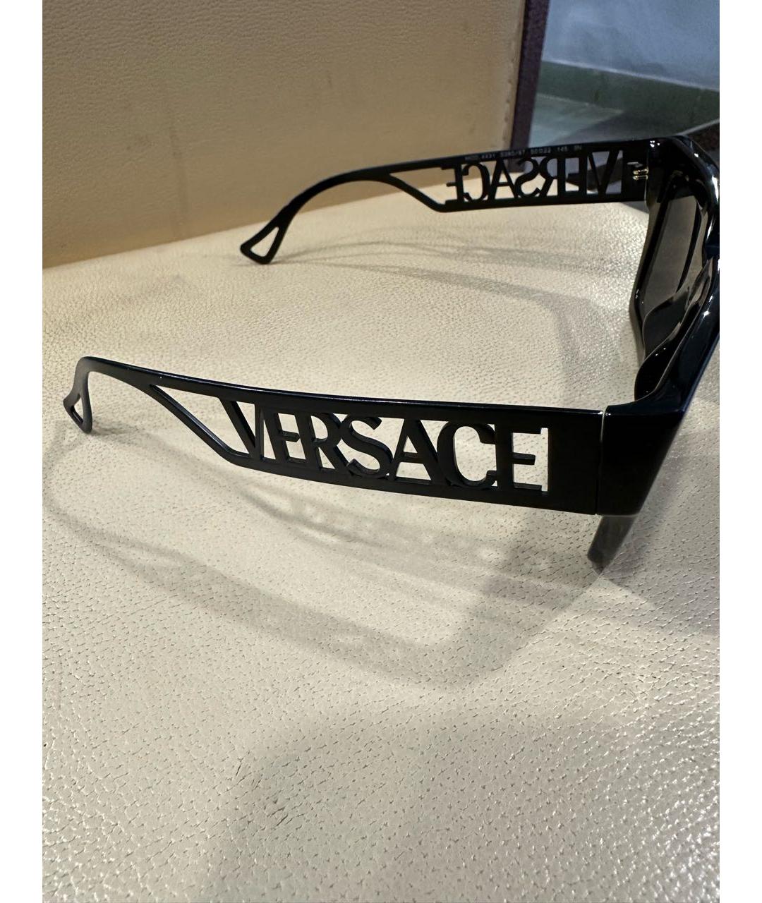 VERSACE Черные пластиковые солнцезащитные очки, фото 3