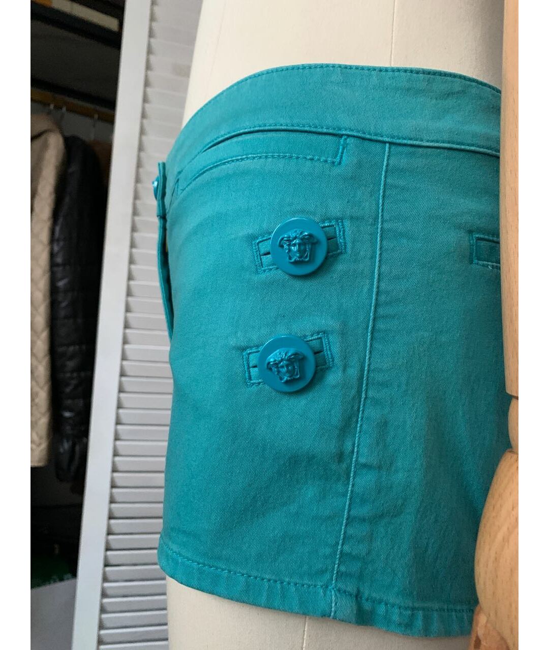 VERSACE Бирюзовые синтетические шорты, фото 7
