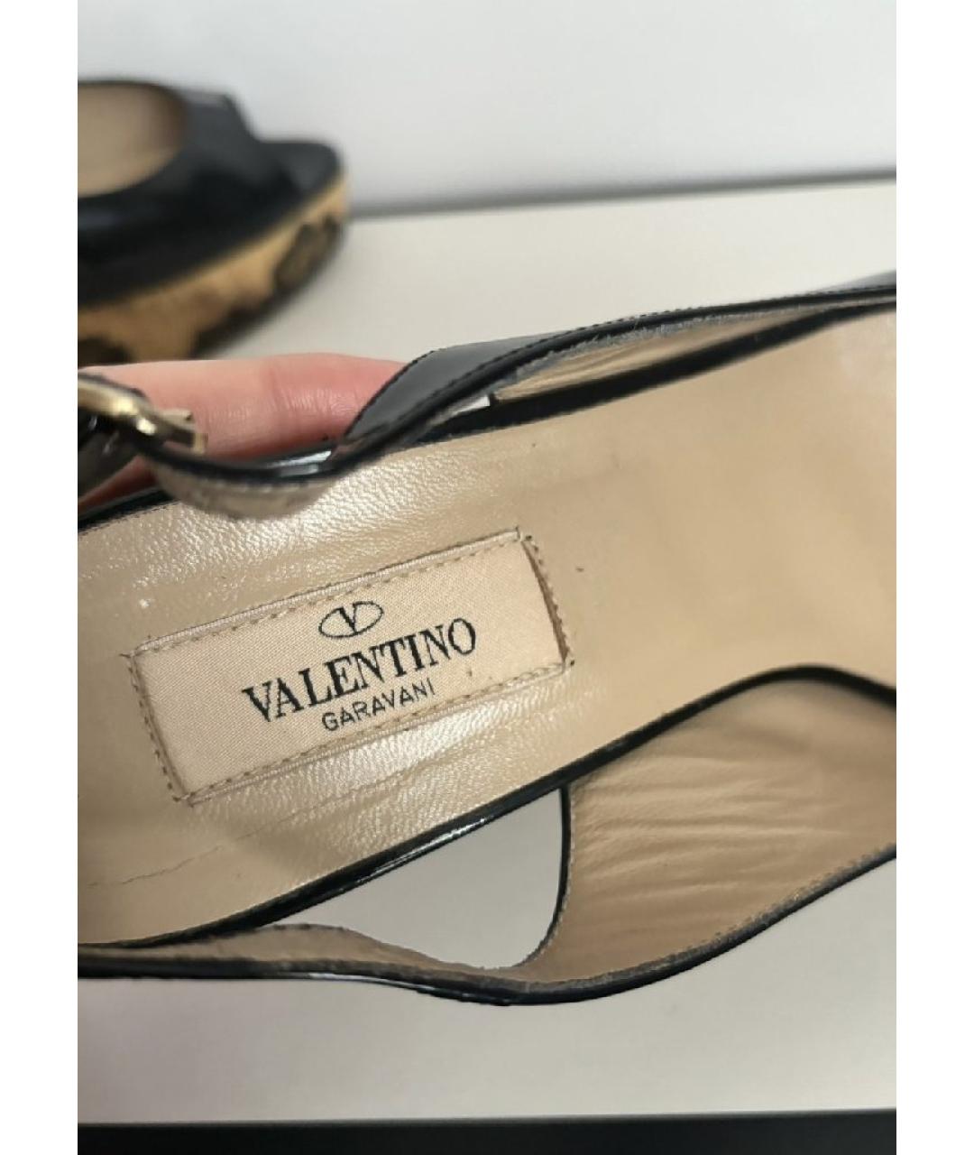 VALENTINO Черные кожаные босоножки, фото 2