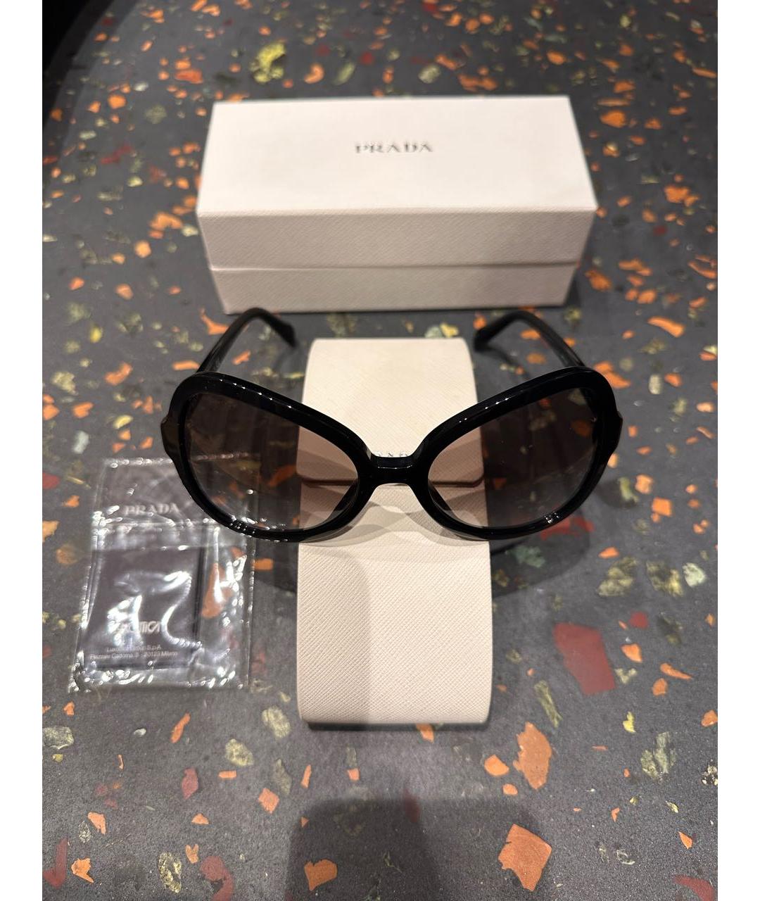 PRADA Черные пластиковые солнцезащитные очки, фото 6