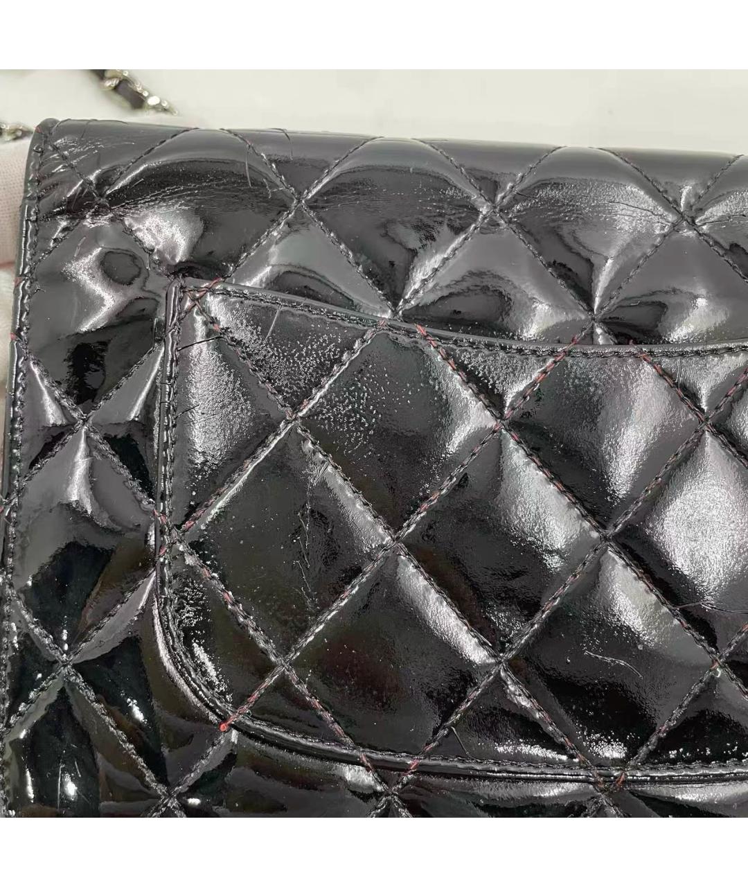 CHANEL Черная сумка через плечо из лакированной кожи, фото 7