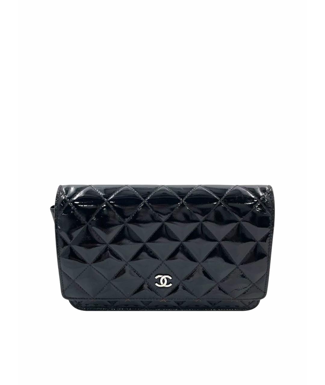 CHANEL Черная сумка через плечо из лакированной кожи, фото 1