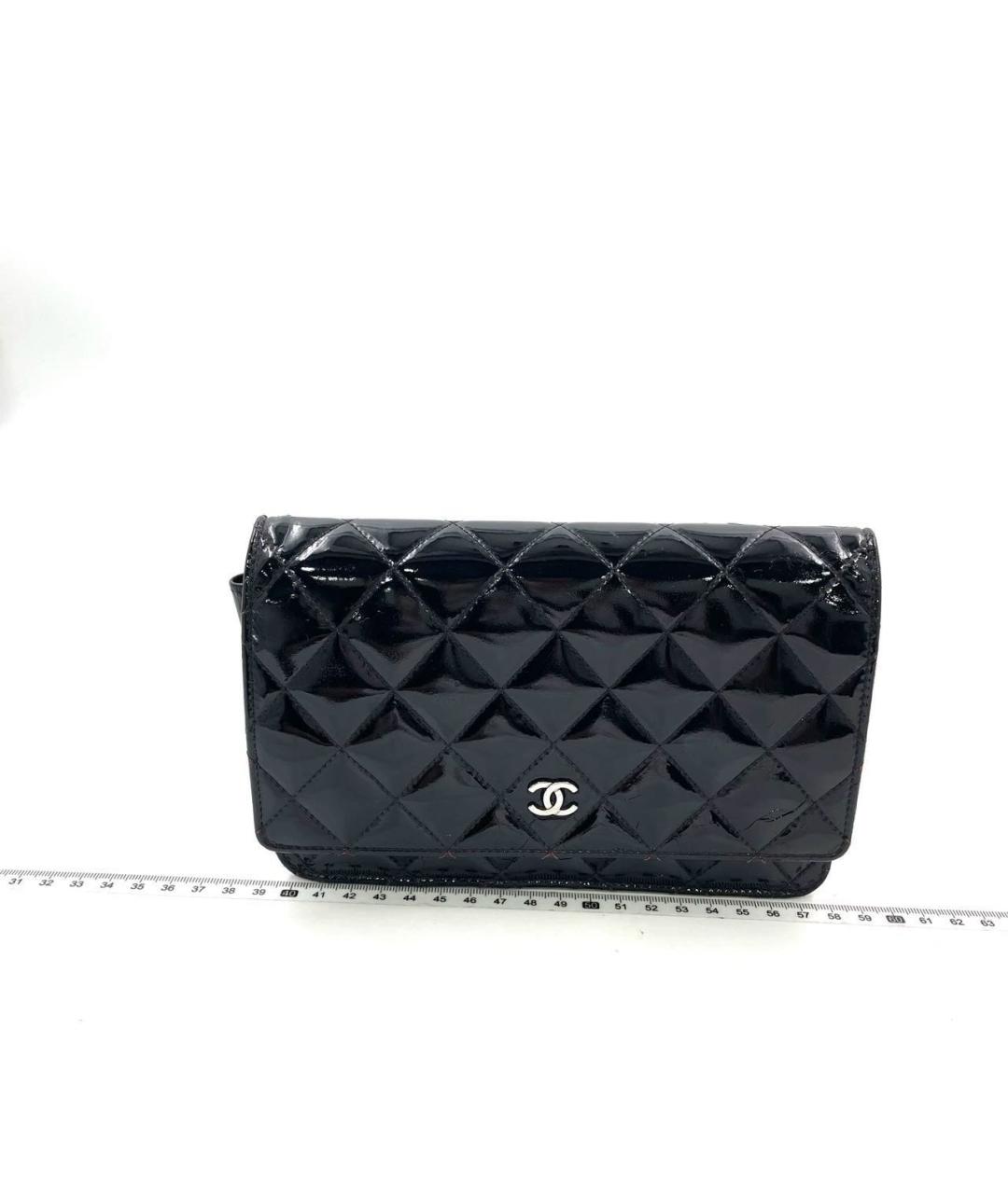 CHANEL Черная сумка через плечо из лакированной кожи, фото 9