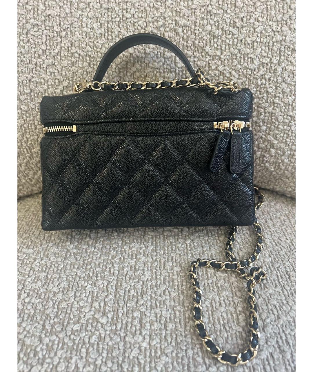 CHANEL BEAUTY Черная кожаная сумка через плечо, фото 4