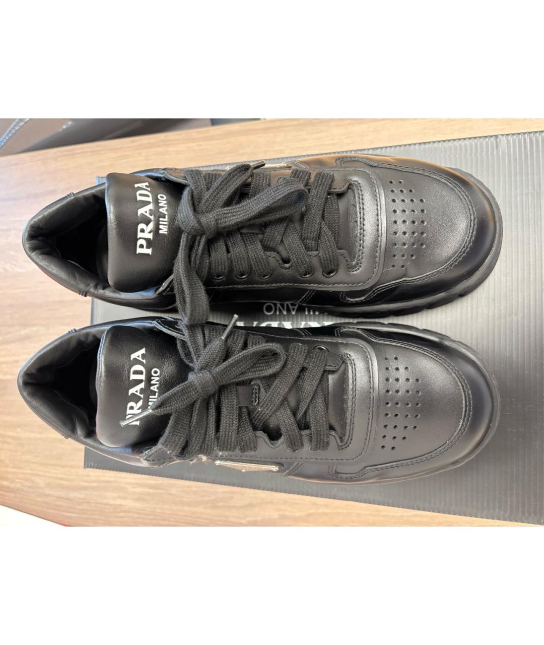 PRADA Черные кожаные низкие кроссовки / кеды, фото 3