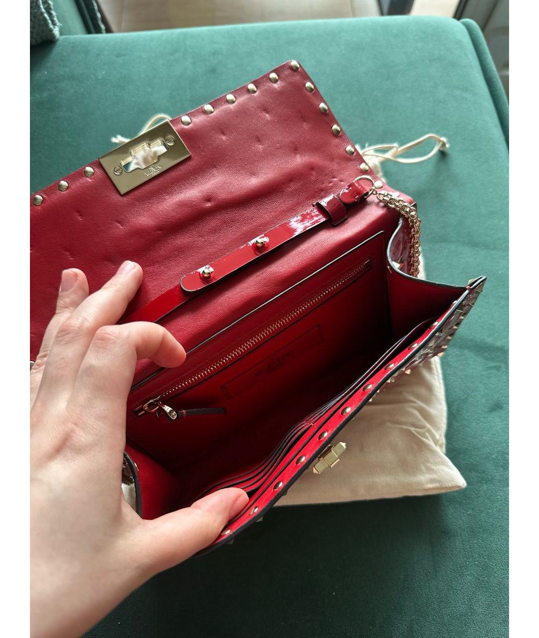VALENTINO Бордовая сумка через плечо из лакированной кожи, фото 4