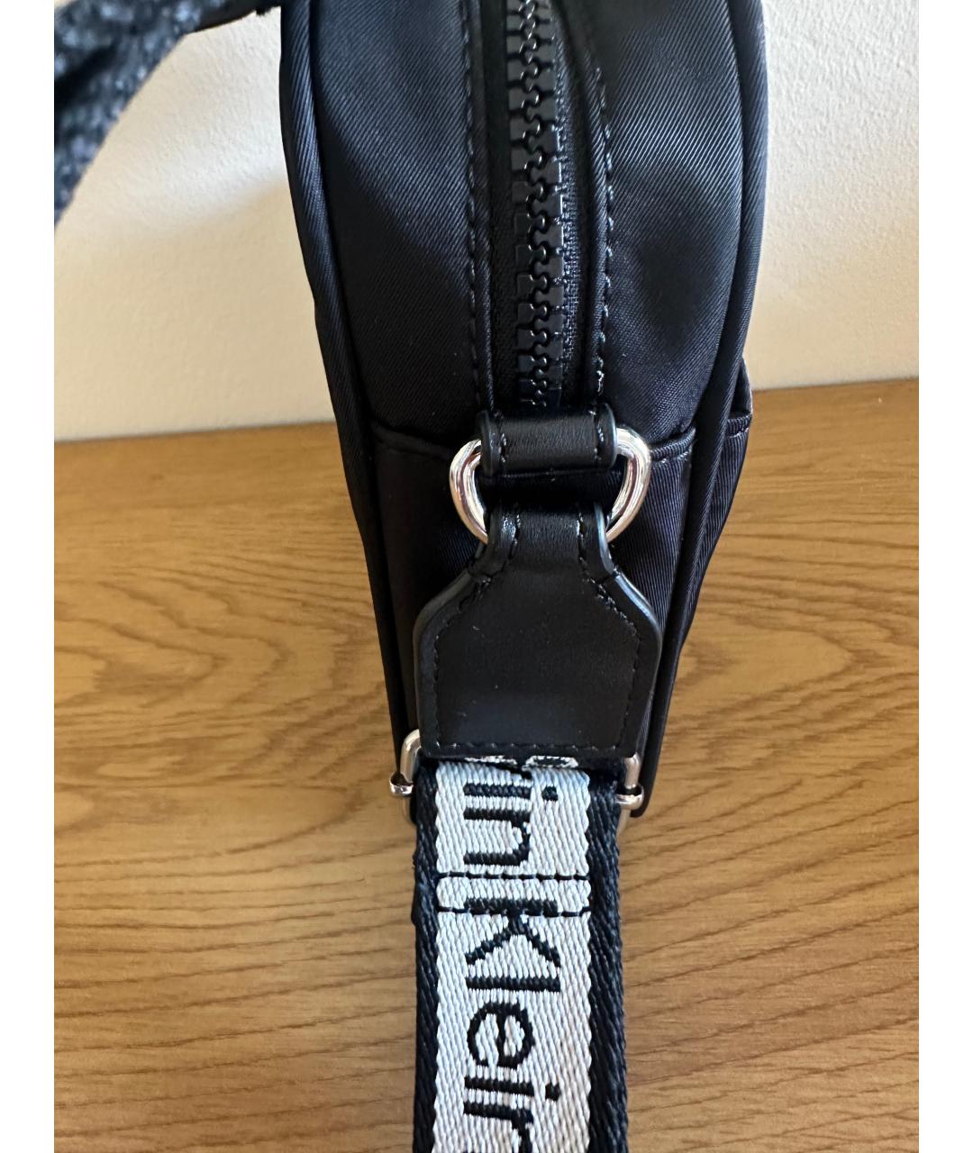 CALVIN KLEIN Черная сумка на плечо, фото 4