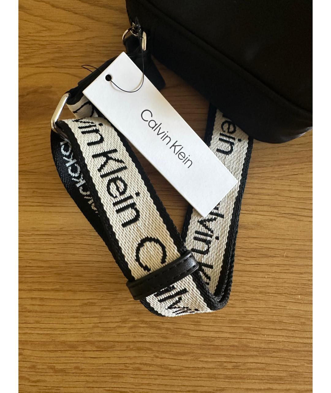 CALVIN KLEIN Черная сумка на плечо, фото 3