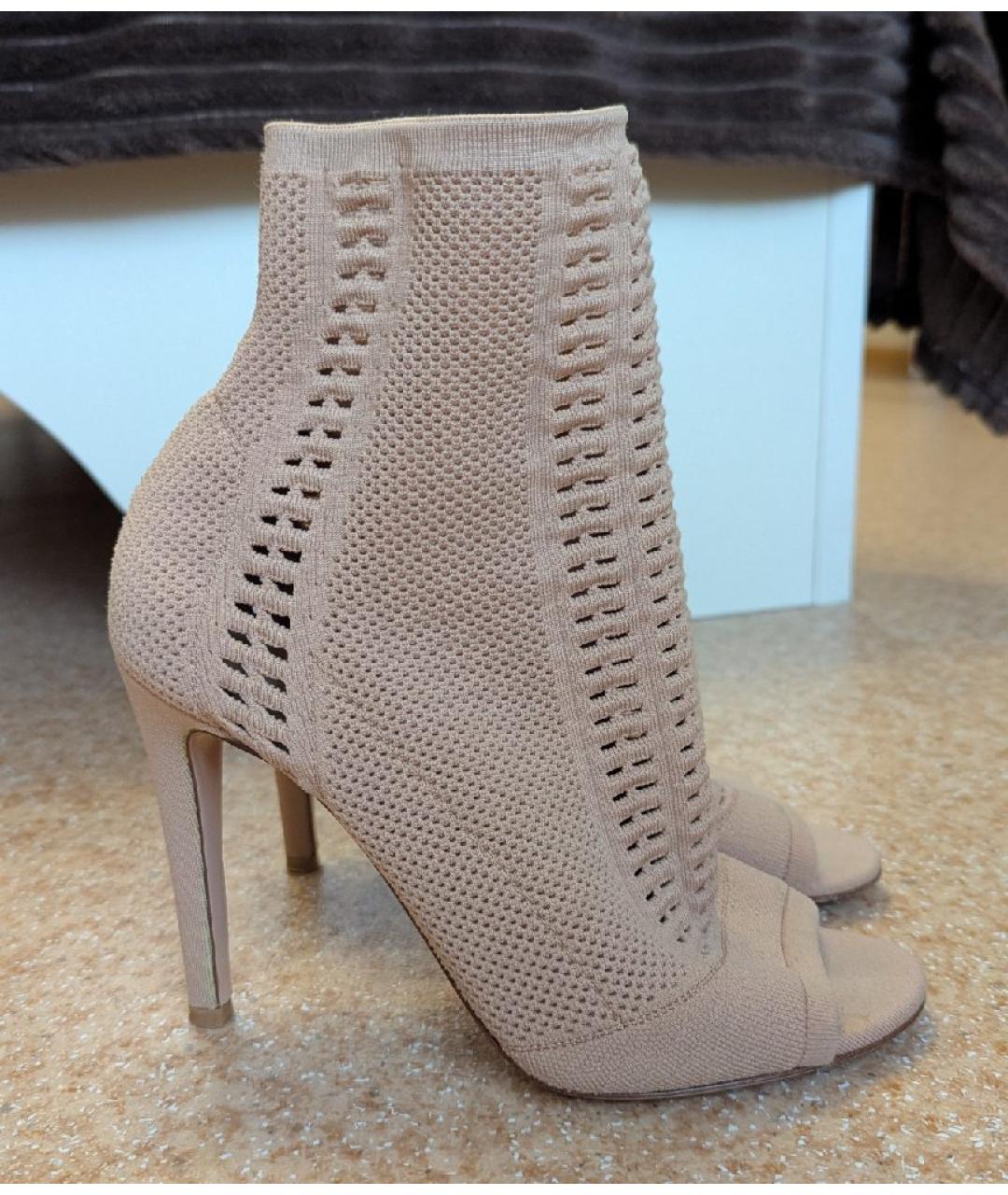 GIANVITO ROSSI Бежевые текстильные ботильоны, фото 10