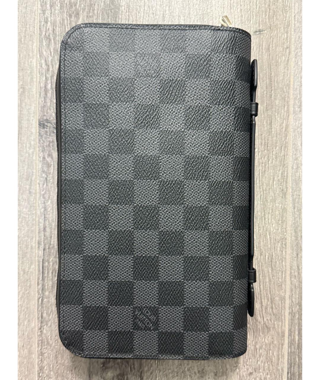 LOUIS VUITTON Антрацитовая барсетка, фото 2