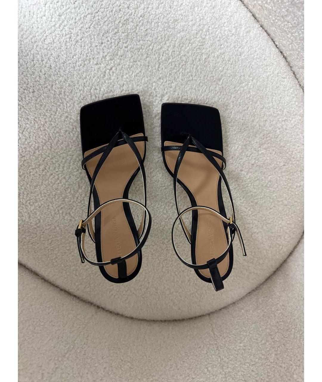 BOTTEGA VENETA Черные кожаные босоножки, фото 3