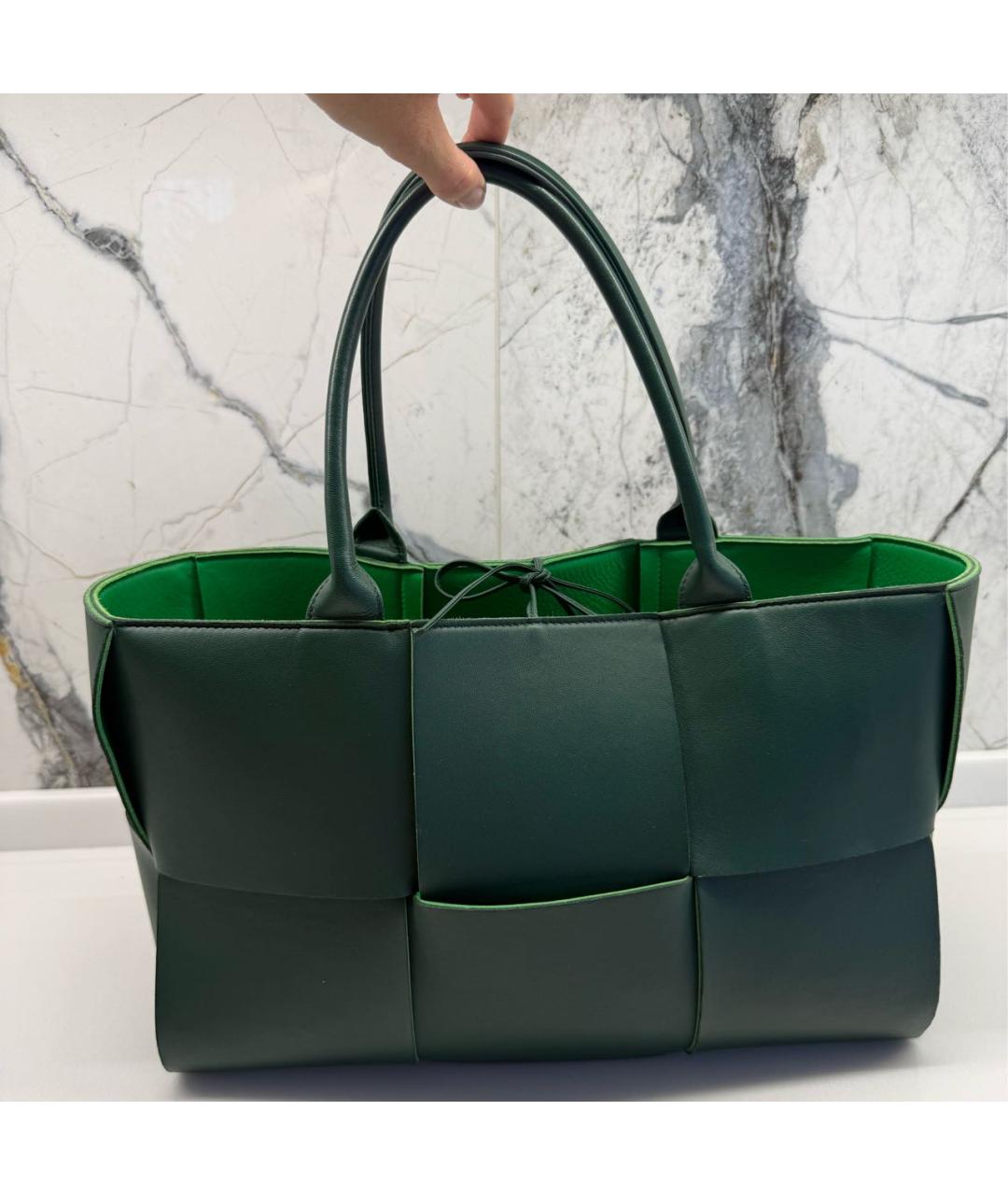 BOTTEGA VENETA Зеленая кожаная сумка тоут, фото 7