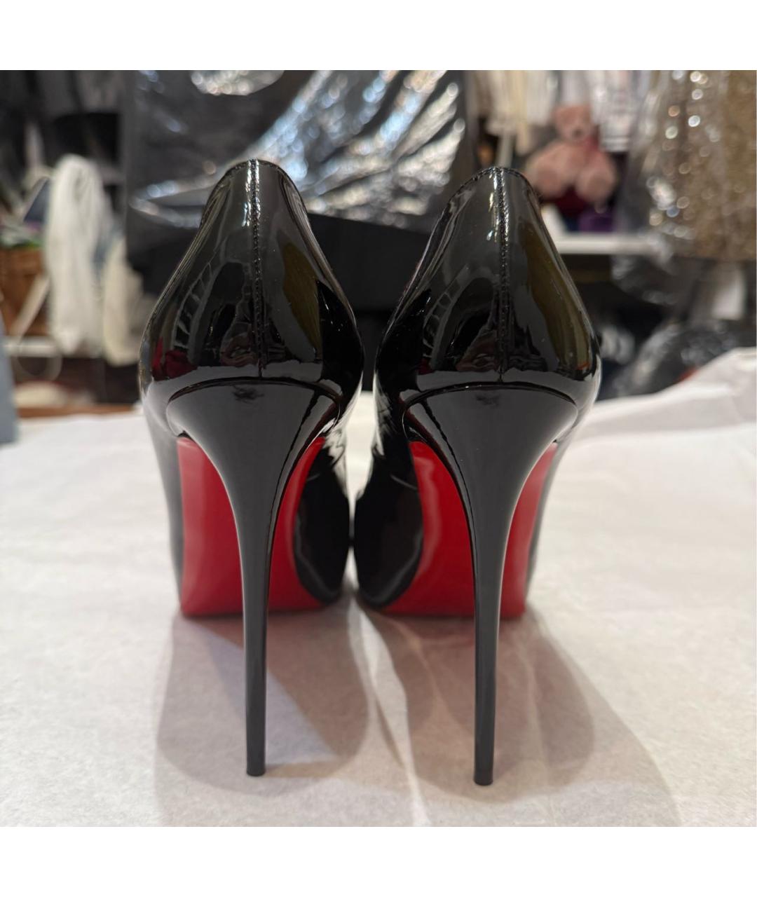 CHRISTIAN LOUBOUTIN Черные туфли из лакированной кожи, фото 2