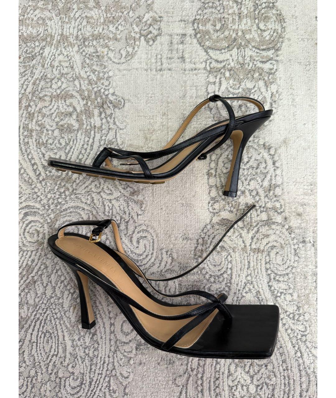 BOTTEGA VENETA Черные кожаные босоножки, фото 3