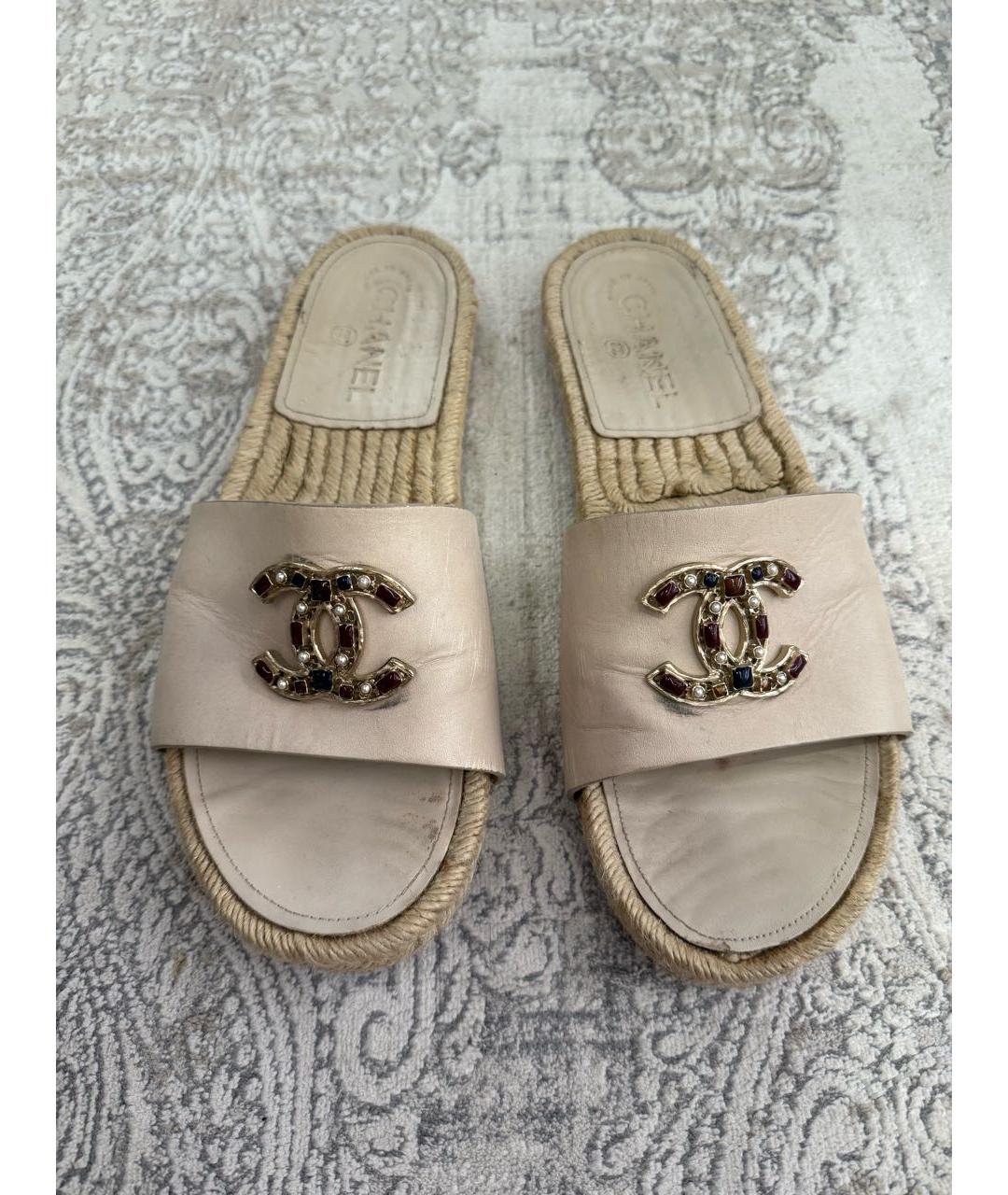 CHANEL Бежевые кожаные шлепанцы, фото 3