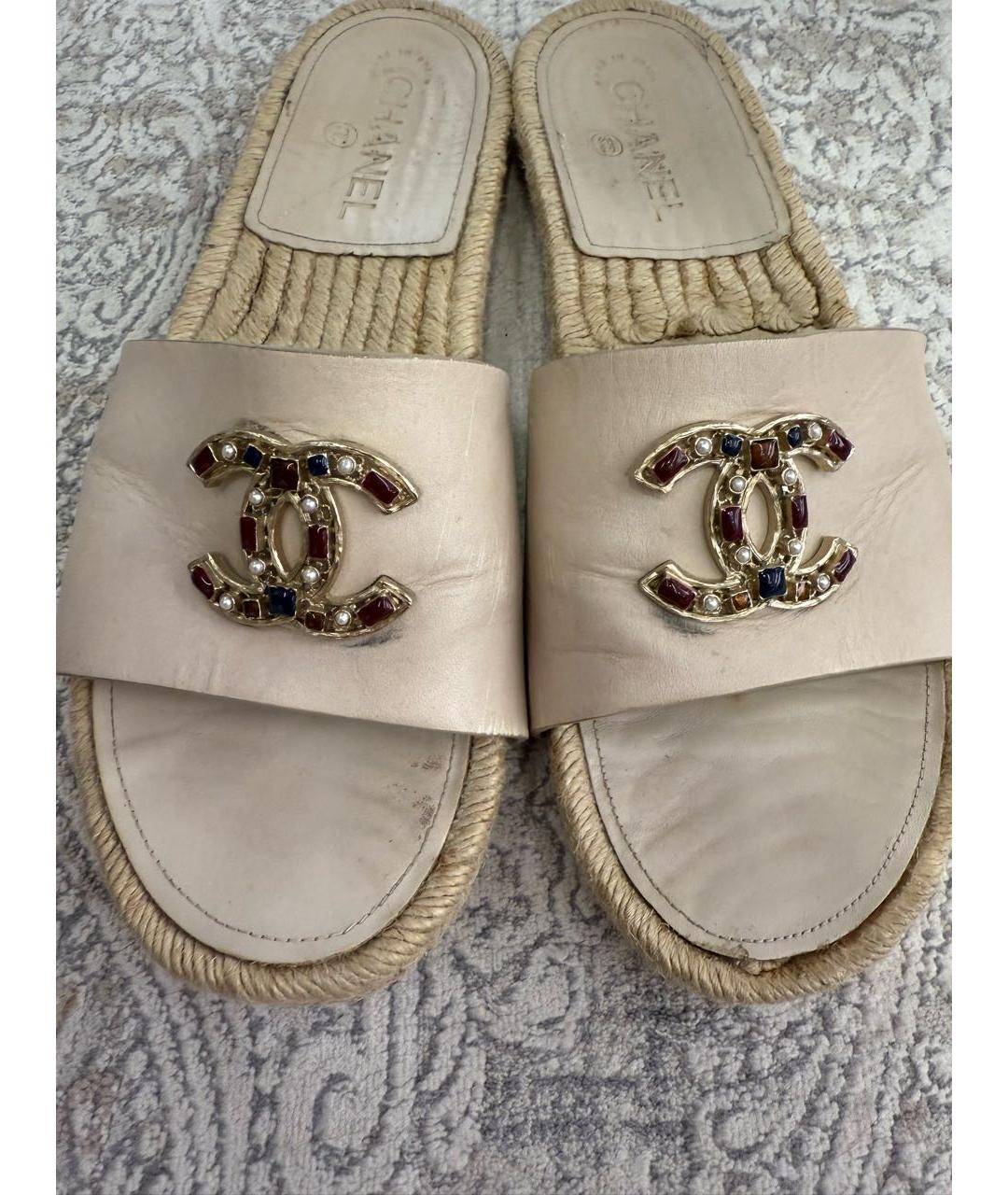 CHANEL Бежевые кожаные шлепанцы, фото 5