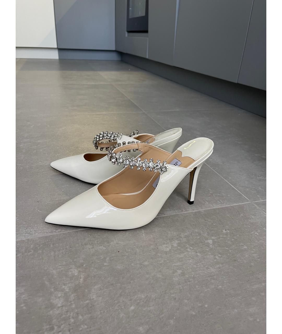 JIMMY CHOO Бежевые мюли из лакированной кожи, фото 6