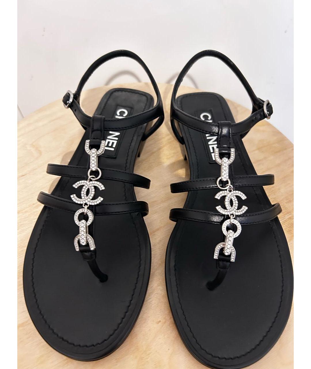CHANEL Черные кожаные сандалии, фото 2