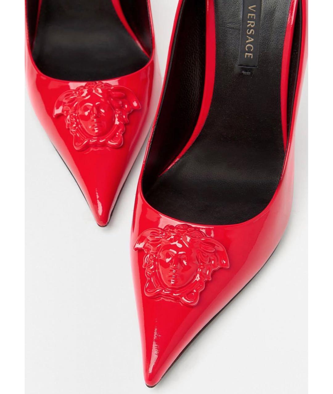 VERSACE Красные туфли из лакированной кожи, фото 5