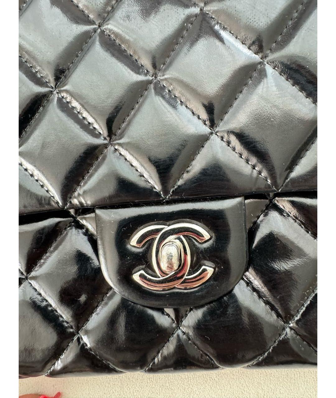 CHANEL Черная сумка через плечо из лакированной кожи, фото 5