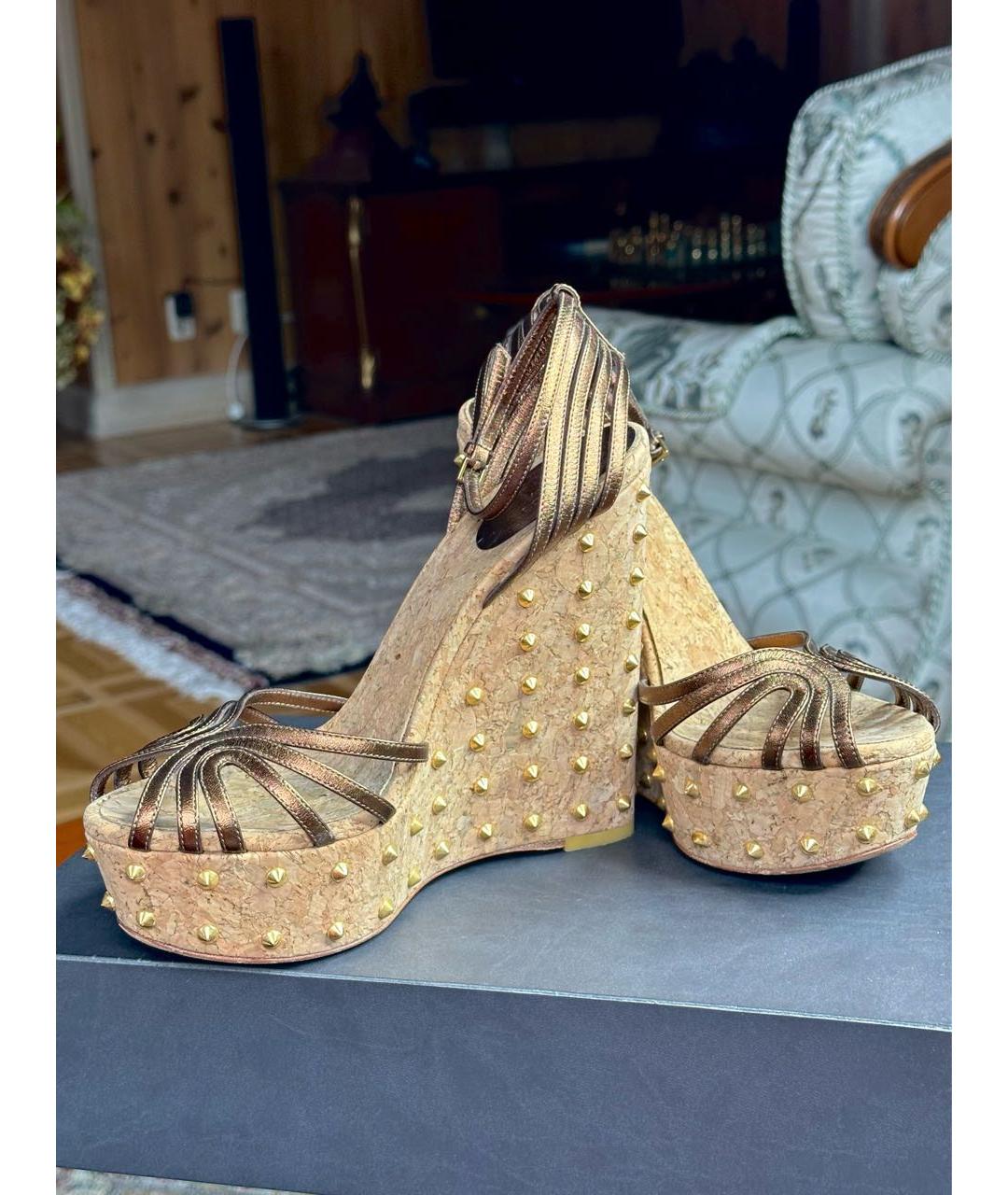 GUCCI Золотые кожаные босоножки, фото 2