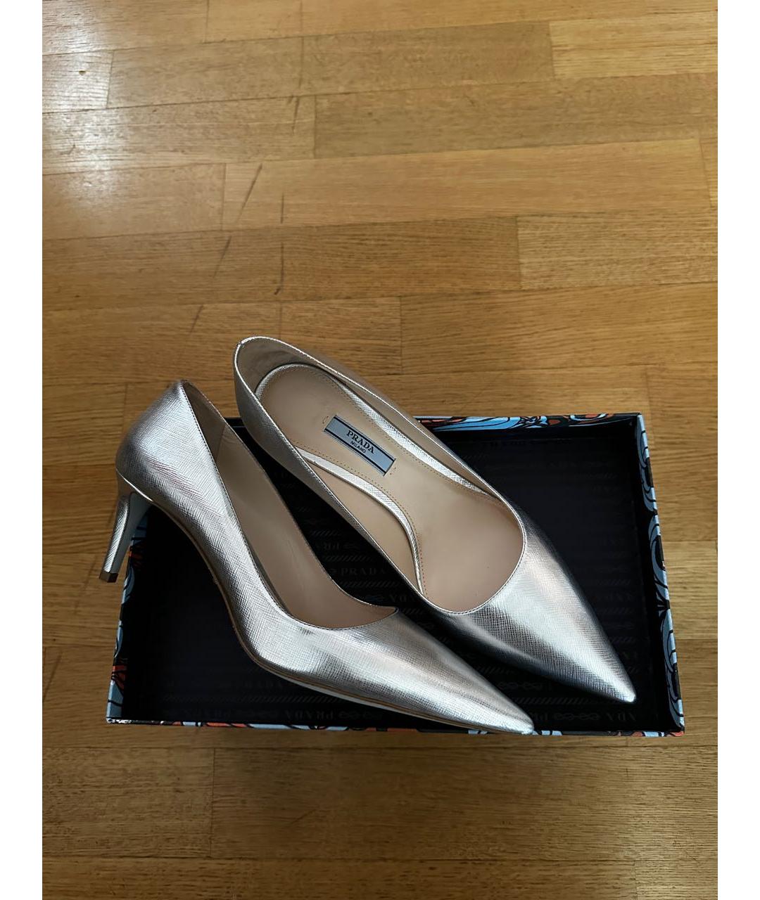 PRADA Серебряные кожаные лодочки на низком каблуке, фото 5