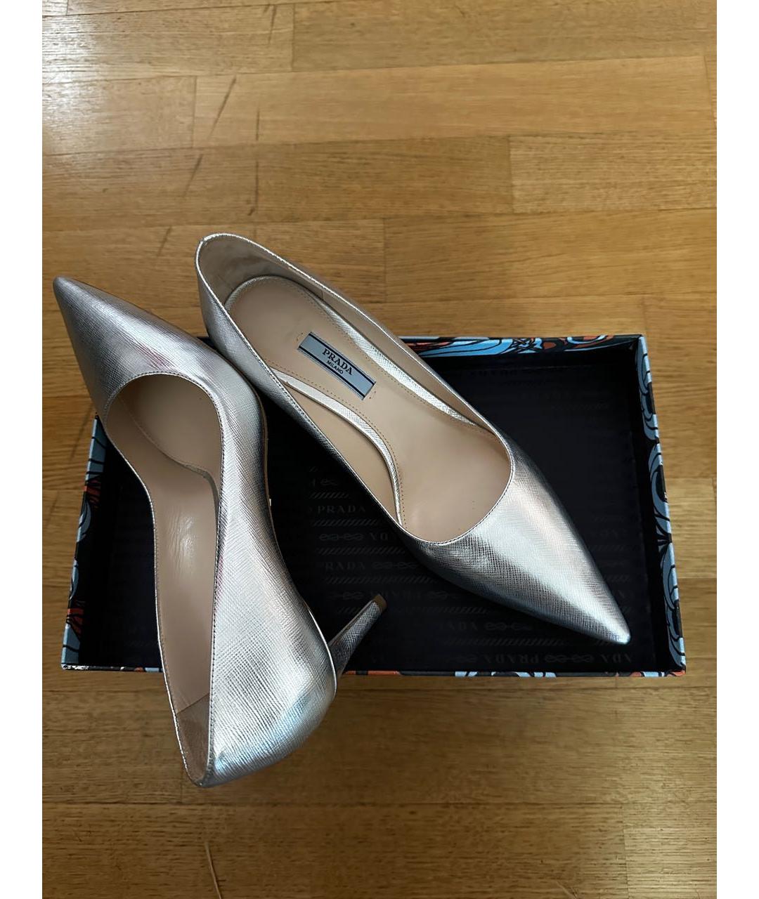 PRADA Серебряные кожаные лодочки на низком каблуке, фото 2