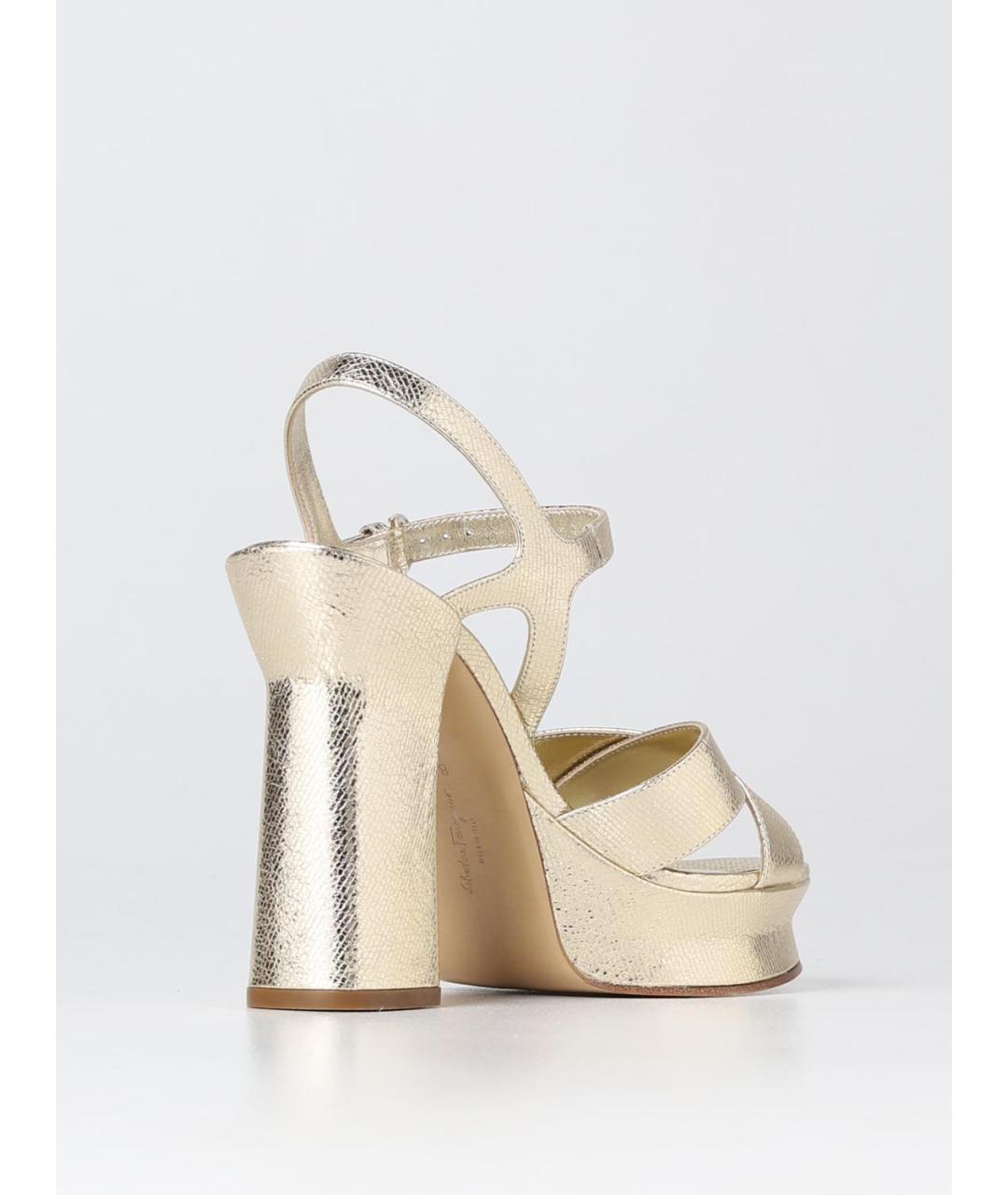 FERRAGAMO Золотые кожаные босоножки, фото 3