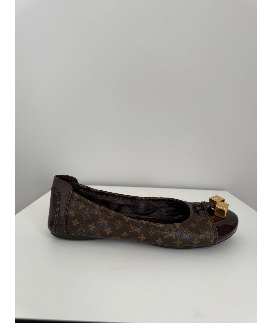 LOUIS VUITTON Коричневые кожаные балетки, фото 9