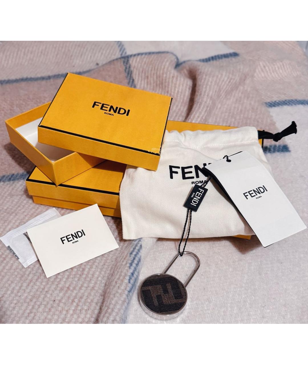 FENDI Коричневый брелок, фото 2