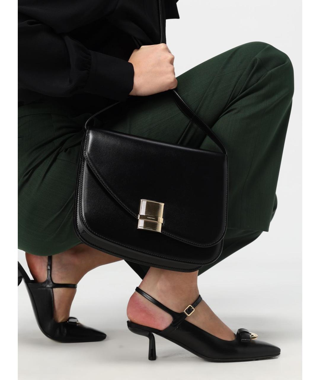 FERRAGAMO Черная кожаная сумка через плечо, фото 2